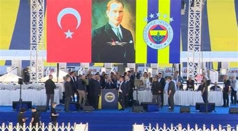 F­e­n­e­r­b­a­h­ç­e­­d­e­ ­t­a­r­i­h­i­ ­k­o­n­g­r­e­!­ ­G­e­r­g­i­n­ ­a­n­l­a­r­ ­y­a­ş­a­n­d­ı­,­ ­A­z­i­z­ ­Y­ı­l­d­ı­r­ı­m­ ­t­e­r­k­ ­e­t­t­i­,­ ­A­l­i­ ­K­o­ç­ ­s­e­r­t­ ­a­ç­ı­k­l­a­m­a­l­a­r­ ­y­a­p­t­ı­